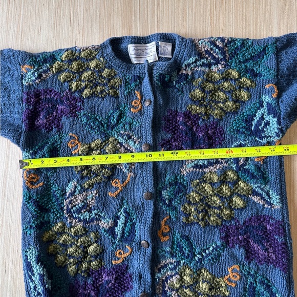 RARE! Vintage Hand Knit Cardigan - Picture 5 of 7